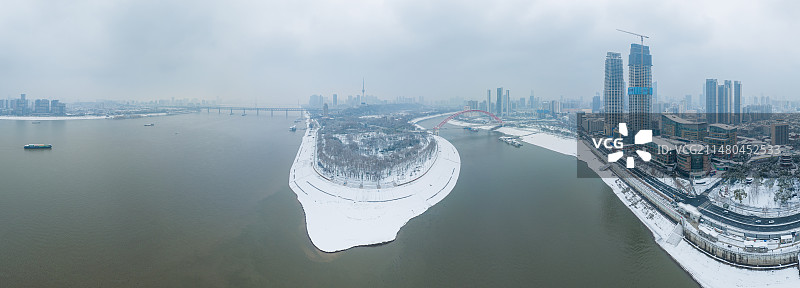 武汉汉阳江滩和南岸嘴公园雪景风光图片素材
