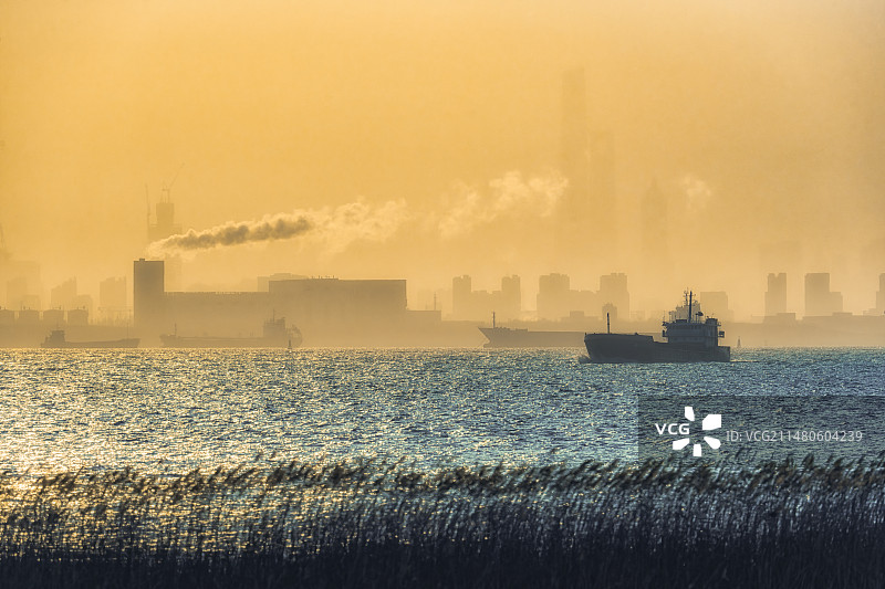 横沙岛远眺上海三件套图片素材