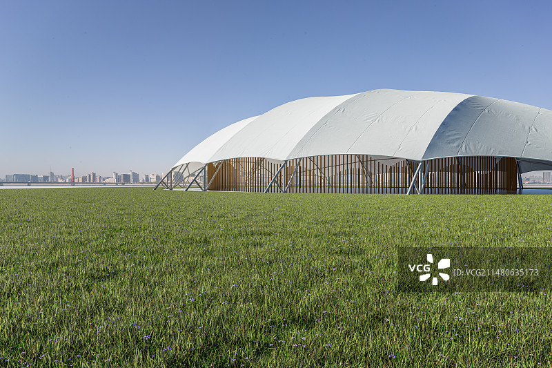 大帐篷和草坪图片素材