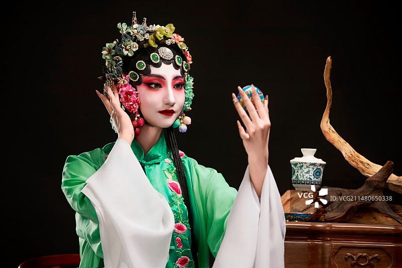 国粹戏曲京剧昆曲青衣旦角形象的中国少女图片素材