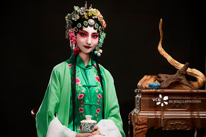 国粹戏曲京剧昆曲青衣旦角形象的中国少女图片素材