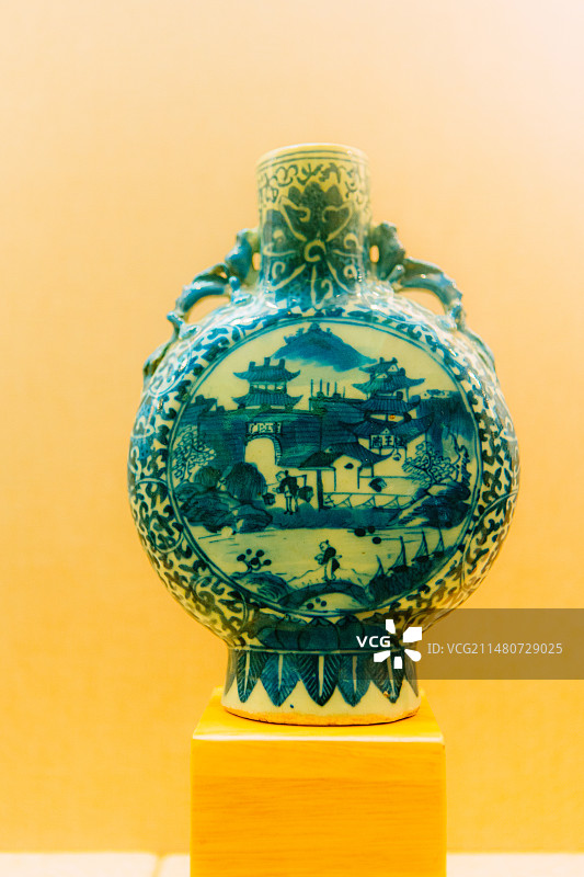 滕王阁里的景德镇陶瓷图片素材