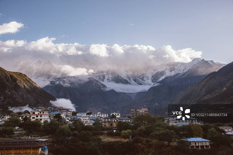 中国西藏波密城自然风光图片素材