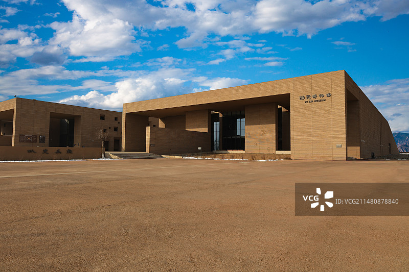 蓝天下的西夏博物馆广场空地图片素材