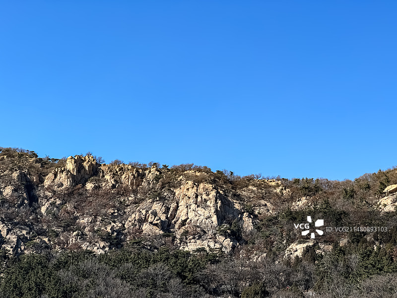 蓝天下的莱州大基山景色图片素材
