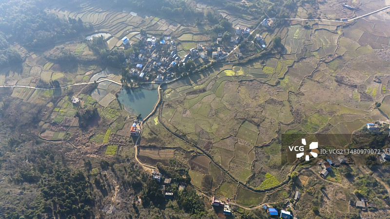 航拍小山村图片素材