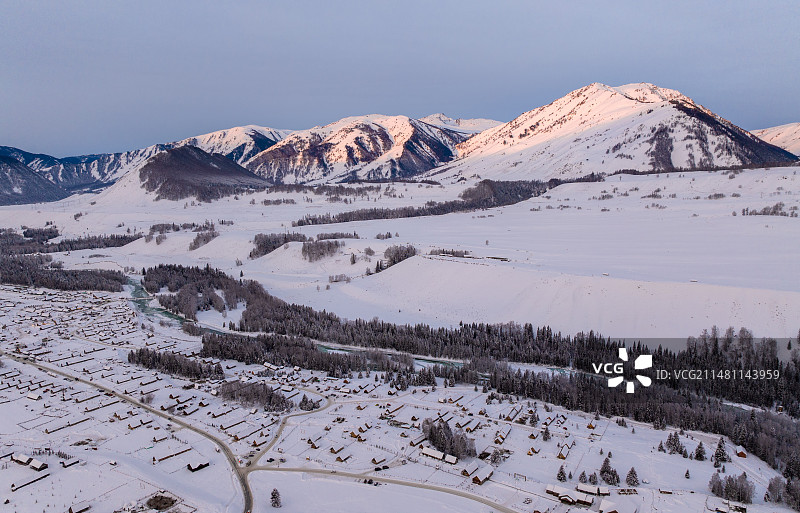 雪国童话-冬季禾木航拍图片素材