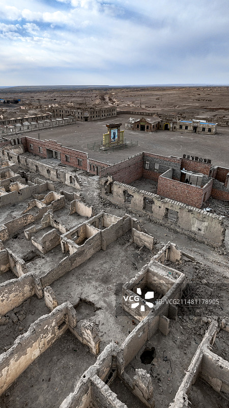 新疆哈密三道岭后窑废弃房屋图片素材