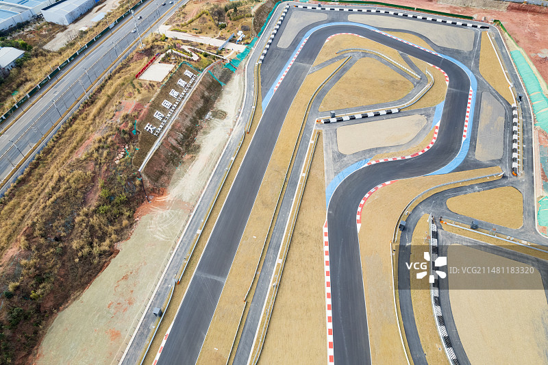 成都天府国际赛道赛车场车道跑道航拍俯视图片素材