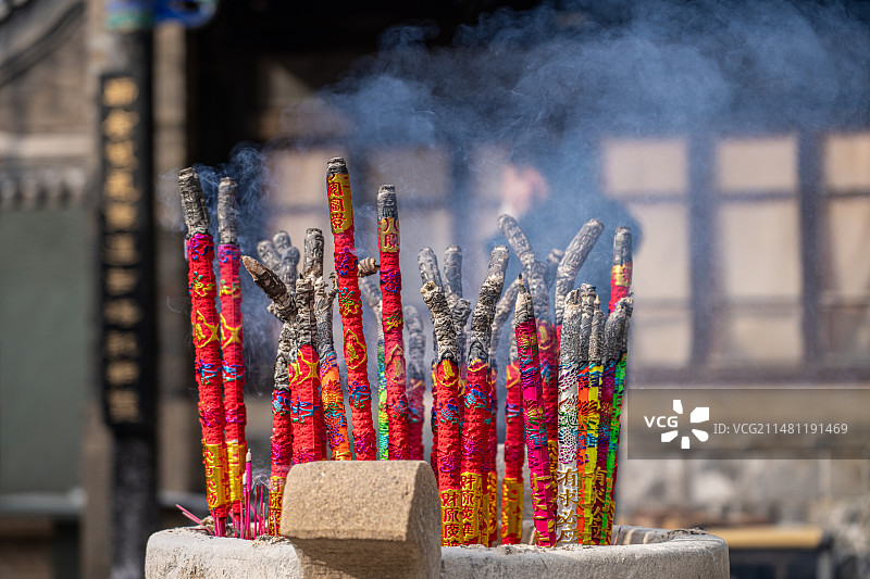 辽宁喀左县 道教遗迹 天成观  建筑  祈福烧香图片素材