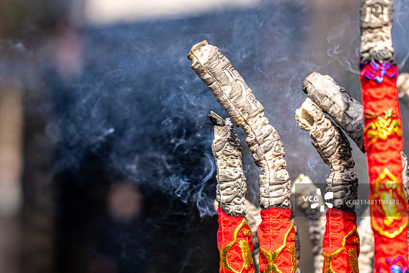 辽宁喀左县 道教遗迹 天成观  建筑  祈福烧香图片素材