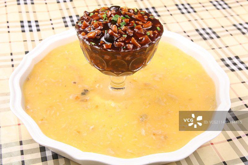 八宝辣酱蟹粉汤图片素材