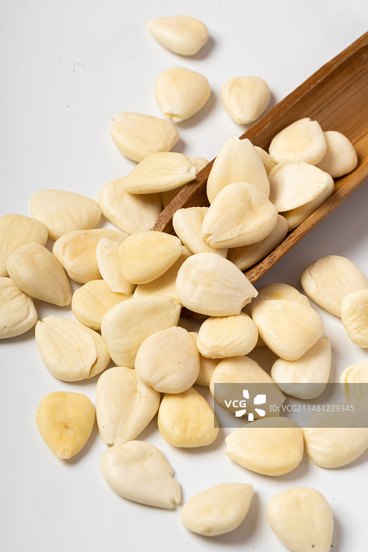 白底上的杏仁图片素材