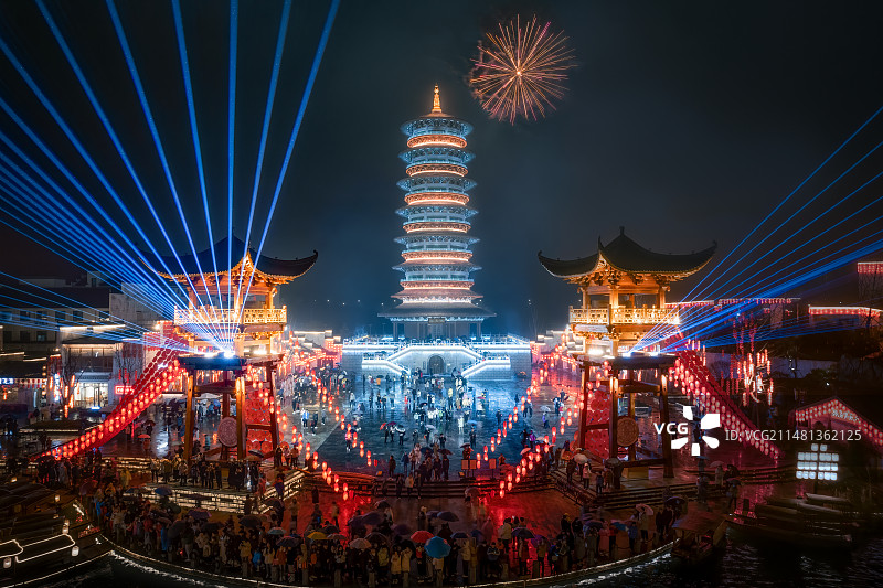 江西婺女洲抱玉塔烟花秀灯光秀图片素材