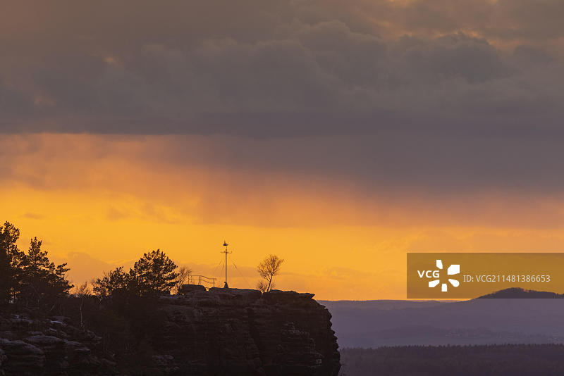 萨克森瑞士帕普施泰因山日落，眺望戈里什图片素材