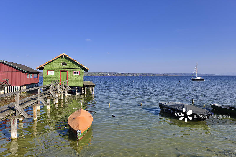 德国巴伐利亚迪森圣阿尔班附近的阿默湖风光图片素材