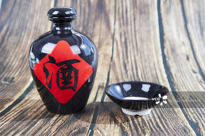 纯粮食酿造白酒静物影棚拍摄图片素材