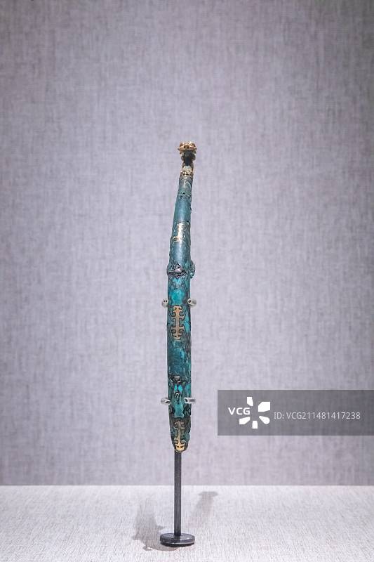 河南省博物院错金嵌松石铜带钩战国公元前475-前221年1975年三门峡市上村岭出土图片素材