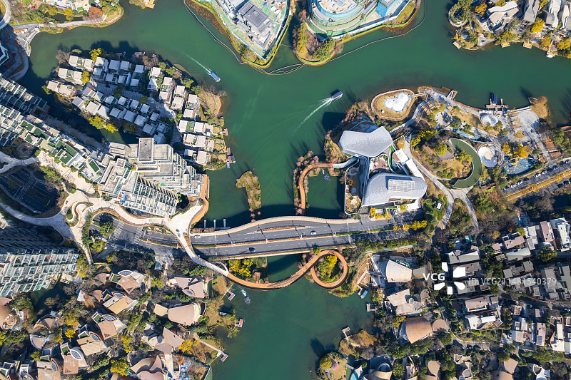成都天府新区麓湖生态城，麓客岛白昼晴天航拍图片素材