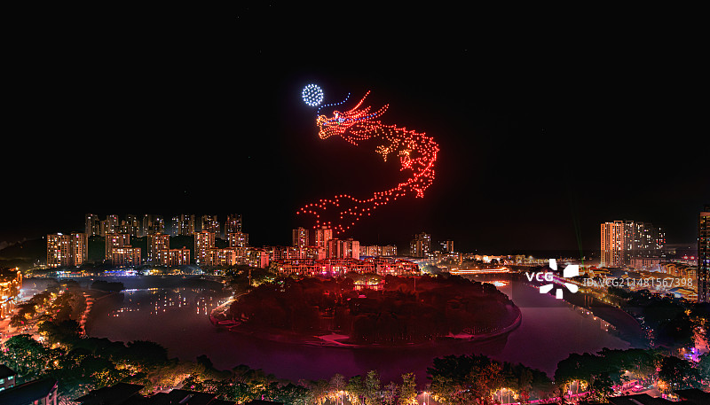 龙行龘龘图片素材