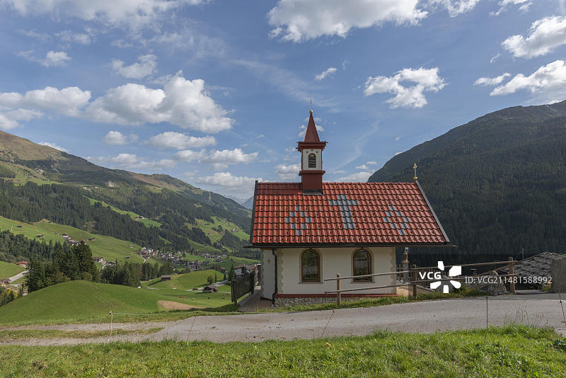 奥地利蒂罗尔州阿尔卑斯山脉的罗森克兰茨卡佩尔小教堂图片素材
