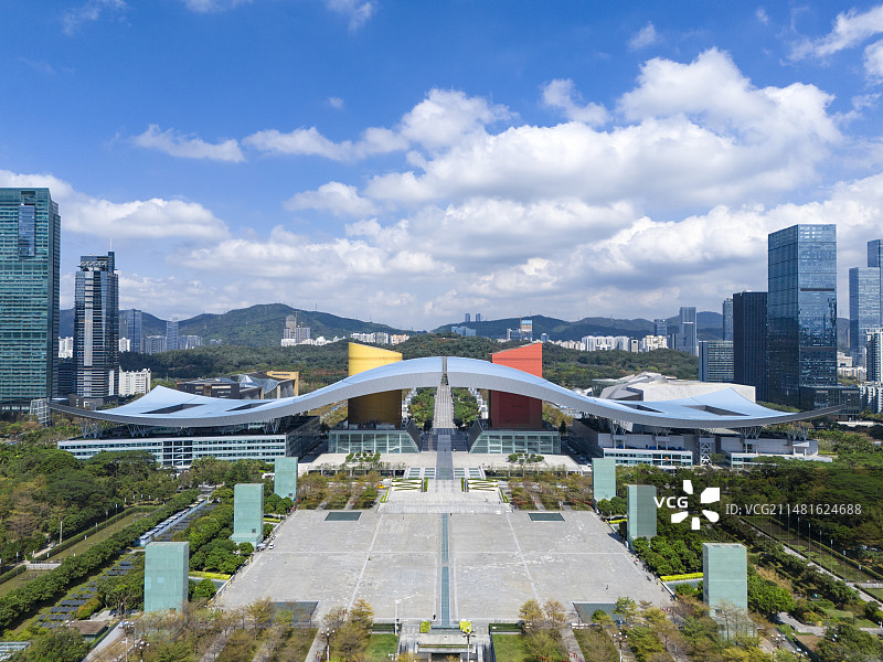深圳市民中心地标建筑全景航拍晴天白天蓝天图片素材