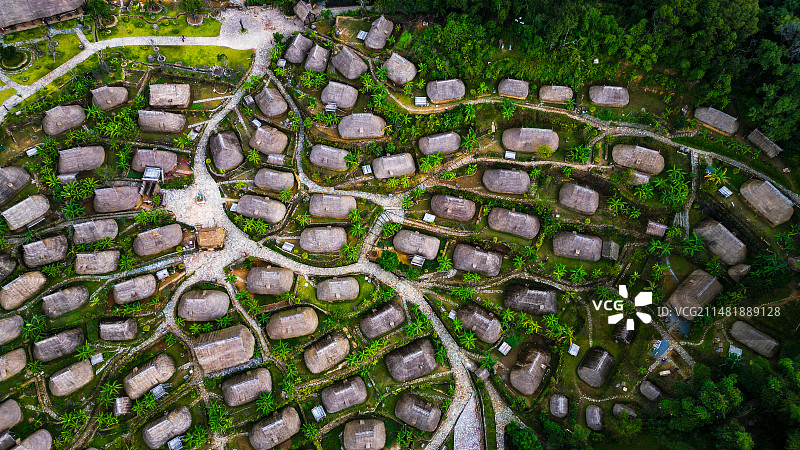 航拍翁丁古村图片素材