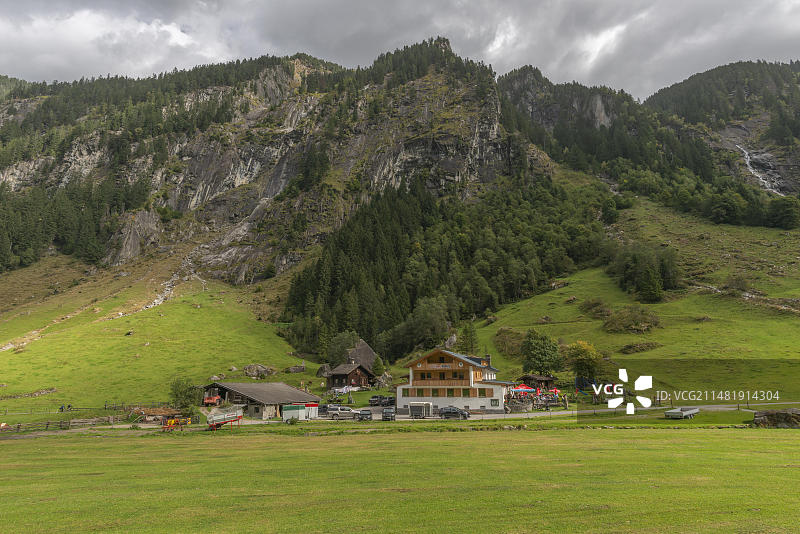 奥地利蒂罗尔阿尔卑斯山徒步路线图片素材