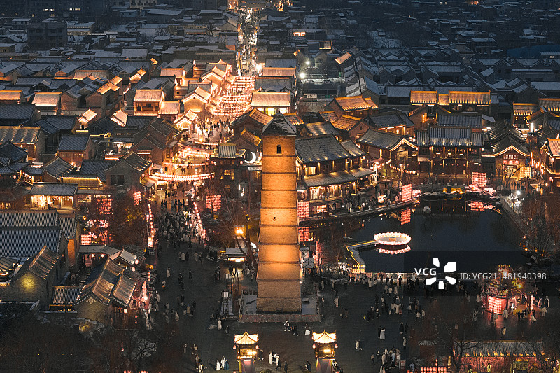 河南洛阳雪中洛邑古城夜景图片素材