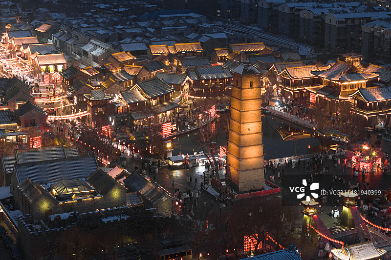 河南洛阳雪中洛邑古城夜景图片素材