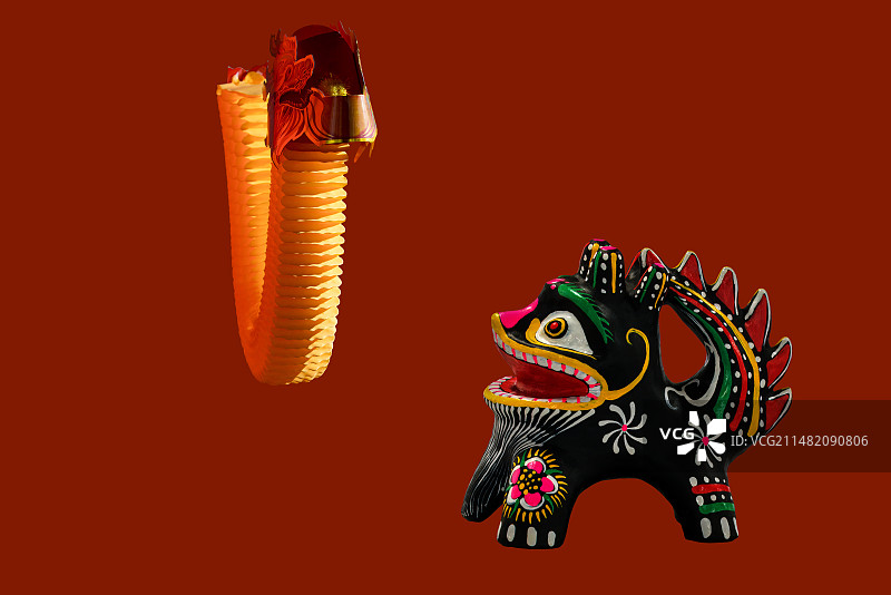 装饰，春节，拉花，龙，泥泥狗，泥塑的龙与纸扎的龙图片素材