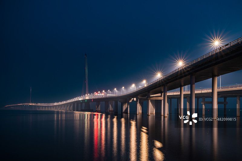 深圳湾大桥蓝调时刻图片素材