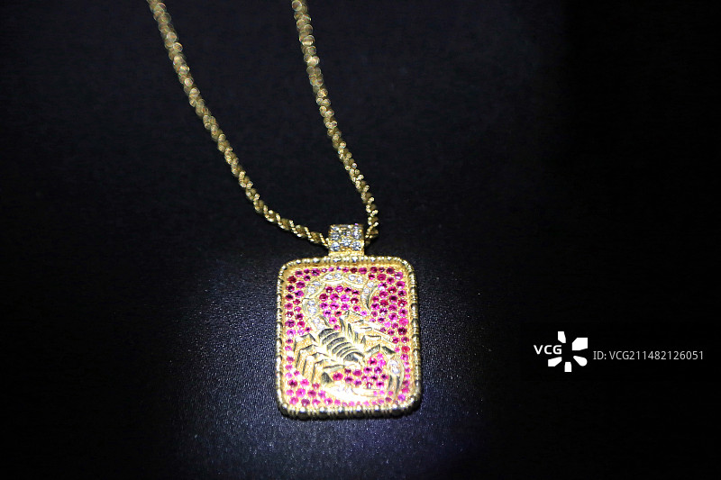 古董珠宝挂件图片素材