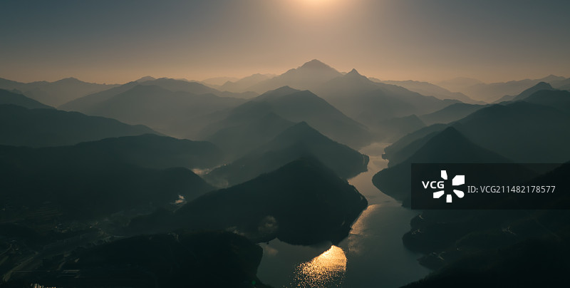 岚皋蔺河电站库区水墨山水画图片素材