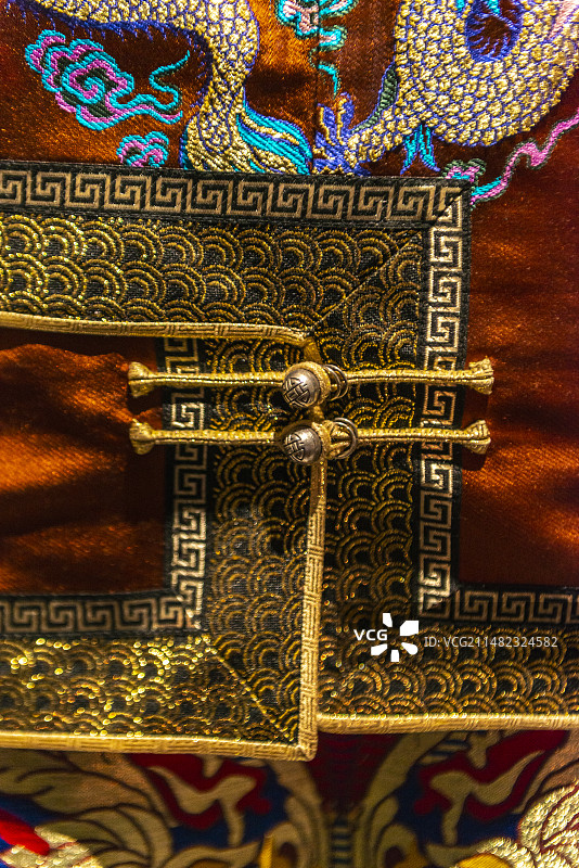 中式服饰蒙古族服饰纽扣龙纹云纹水纹图片素材