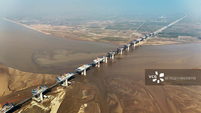 开封黄河风光带铁路桥架设工程航拍图片素材