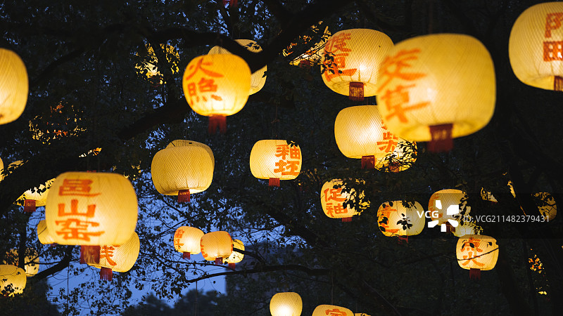 景德镇御窑厂遗址的灯笼夜景图片素材