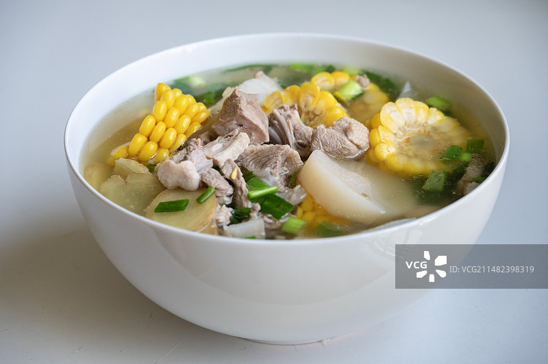 排骨玉米萝卜汤图片素材