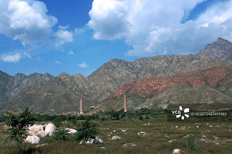 宁夏银川贺兰县拜寺口双塔图片素材