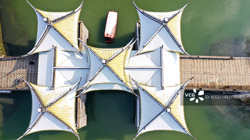 俯瞰雪后的瘦西湖五亭桥图片素材