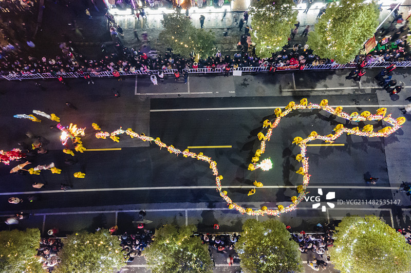 航拍安徽宣城奎峰板龙民俗表演图片素材