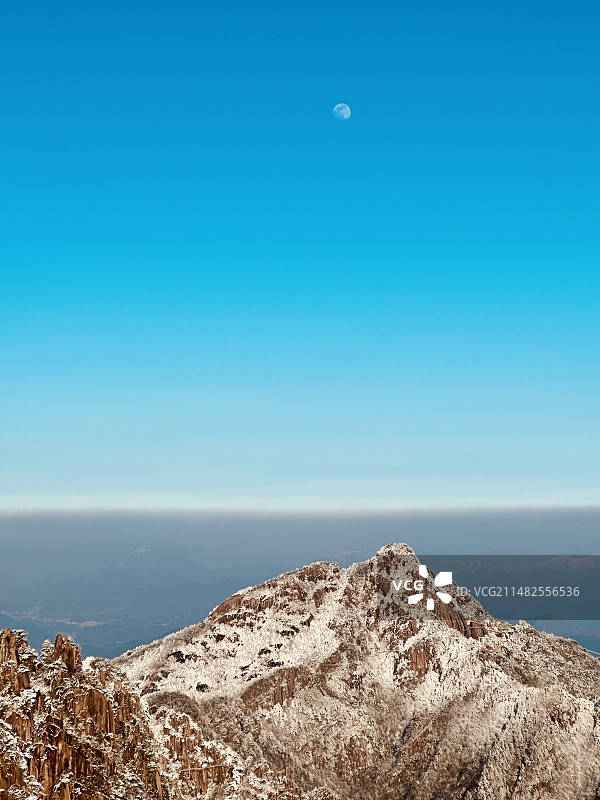 碧空映衬下的风景图片素材