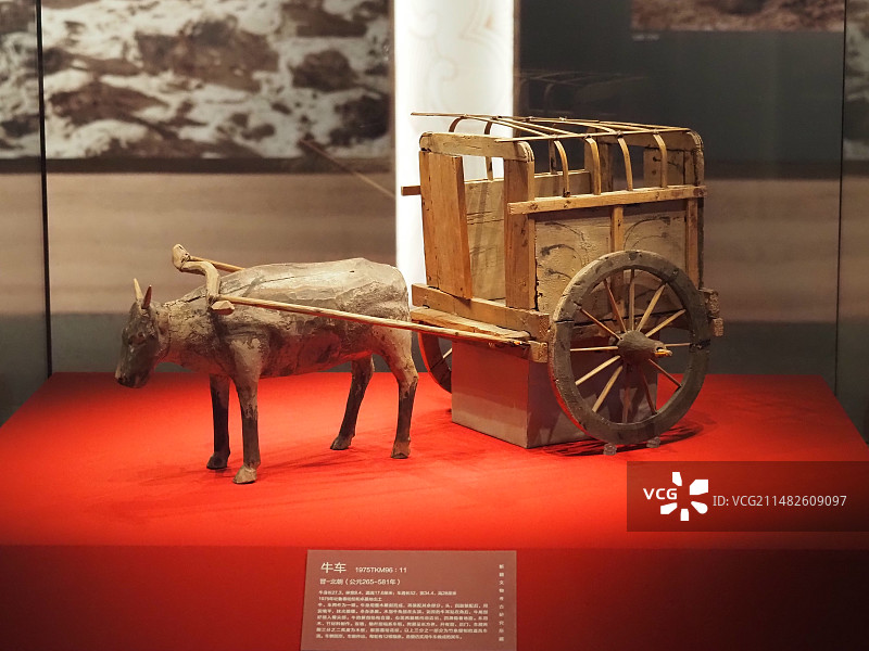 首都博物馆文物 古代牛车图片素材