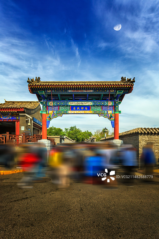 人头攒动的南锣鼓巷+北京图片素材