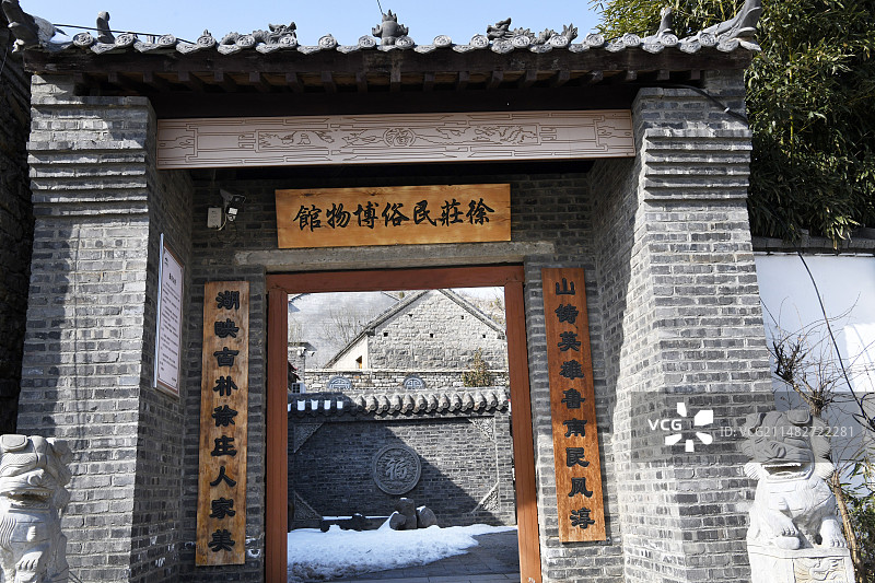 山东枣庄山亭区徐庄民俗博物馆门楼图片素材