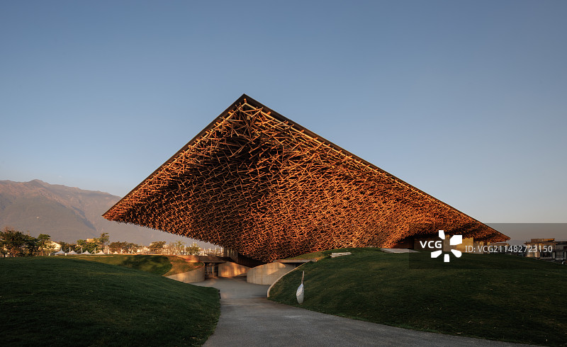 杨丽萍大剧院，鸟巢般的艺术建筑图片素材