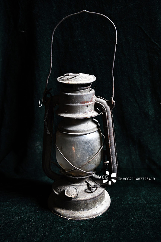 山东枣庄山亭区徐庄民俗博物馆展品 马灯图片素材