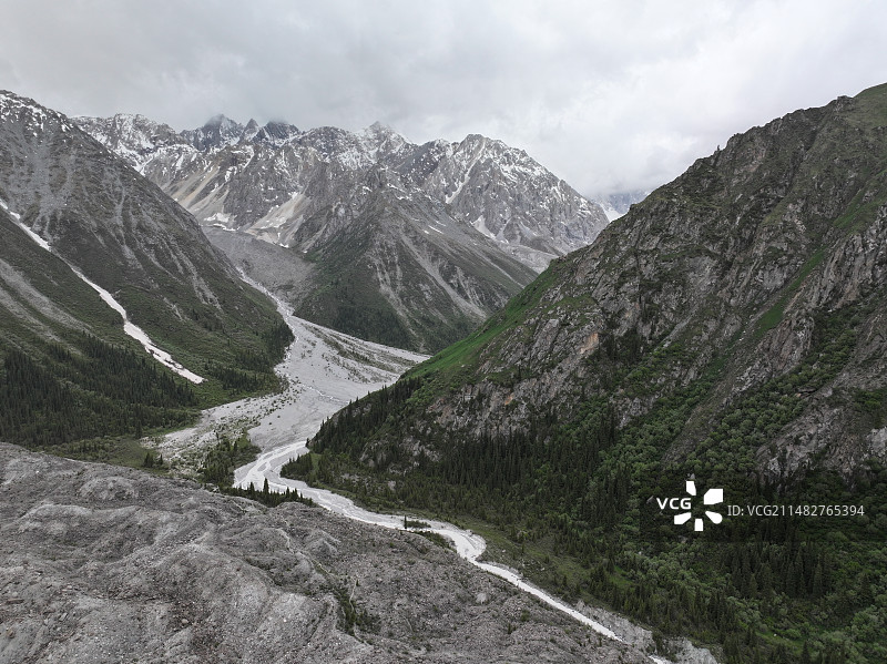 木扎尔特冰川图片素材