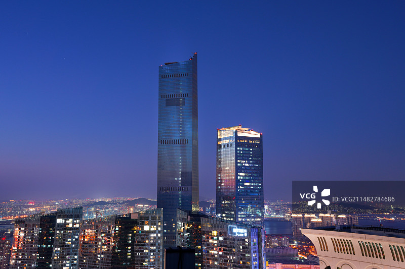 大连裕景中心城市夜景图片素材