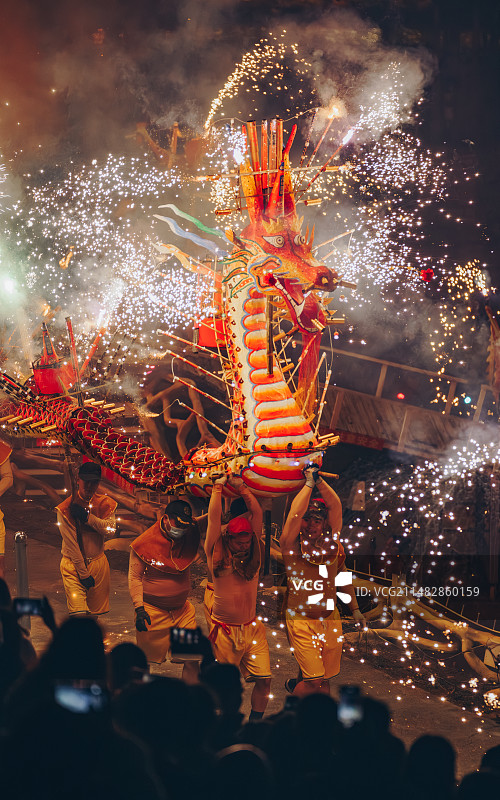 丰顺大宝山烧火龙表演图片素材